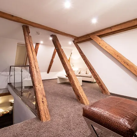 Herrnschloesschen 4* Rothenburg ob der Tauber